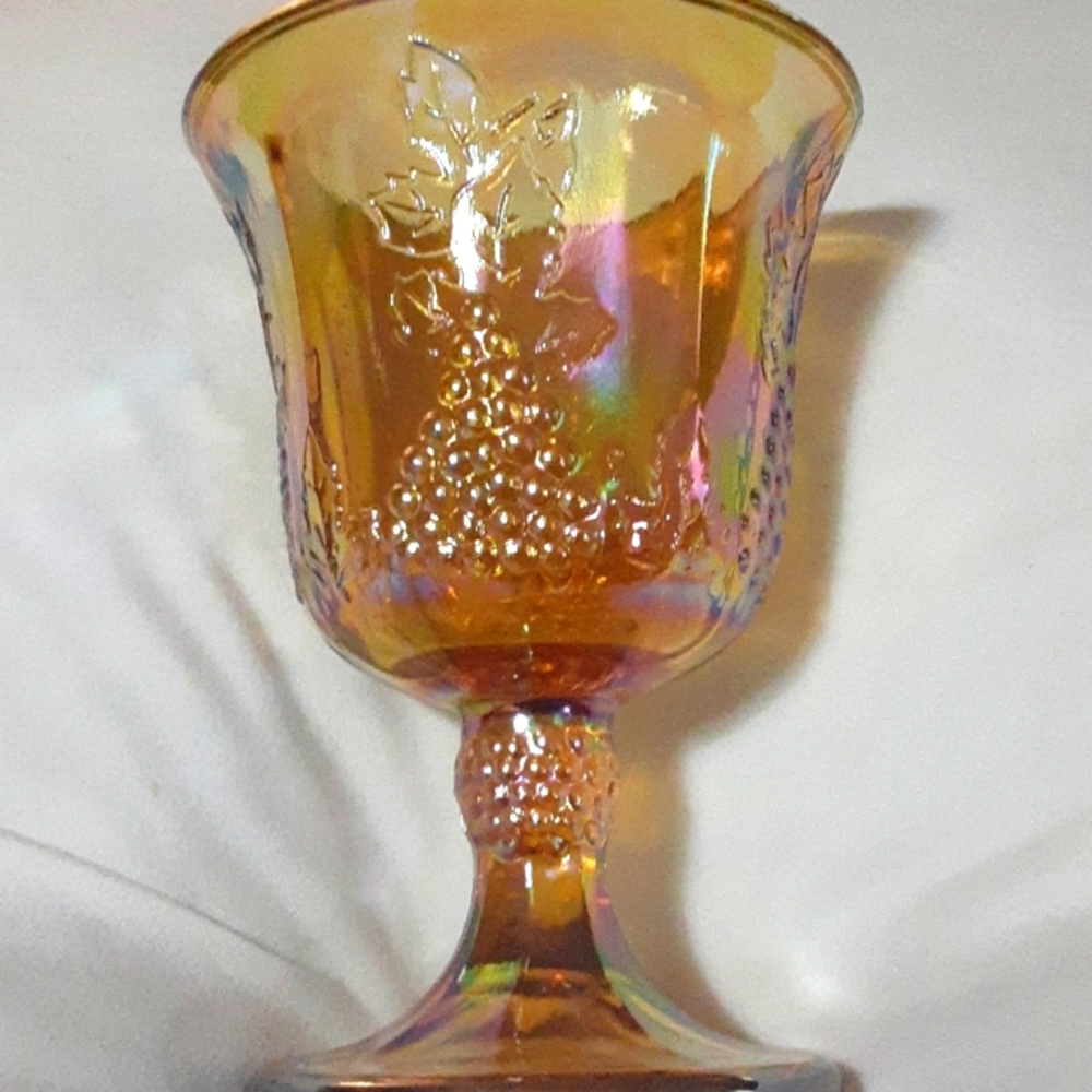 Vintage Indiana Harvest Grape Marigols Carnival Glass